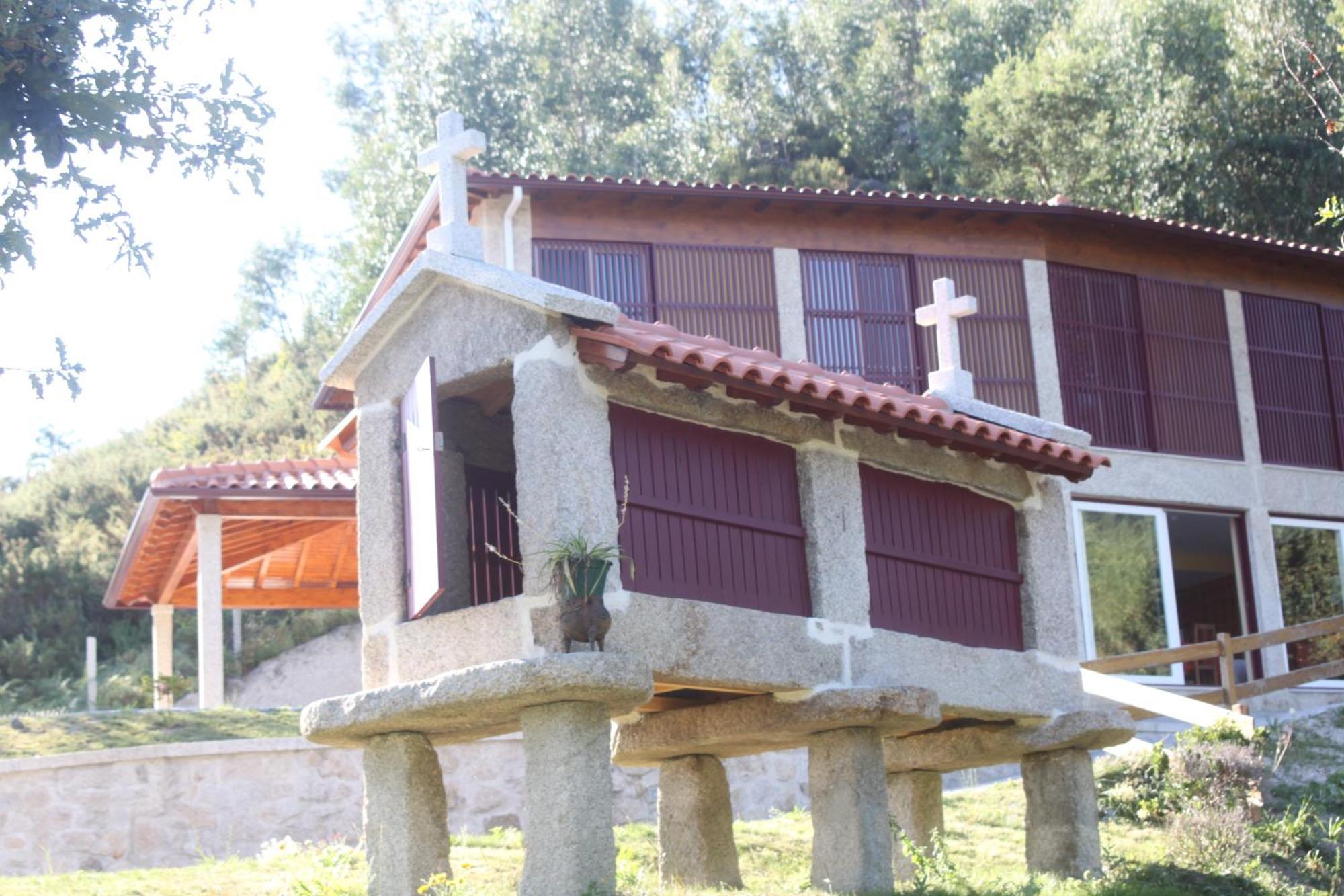 Encostas Da Torre Guest House Terras de Bouro Bagian luar foto
