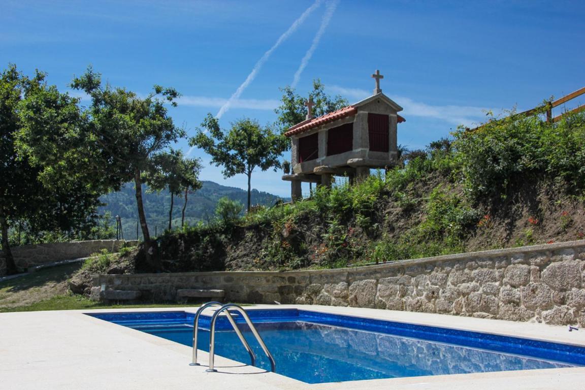 Encostas Da Torre Guest House Terras de Bouro Bagian luar foto