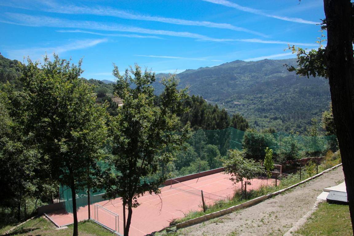 Encostas Da Torre Guest House Terras de Bouro Bagian luar foto