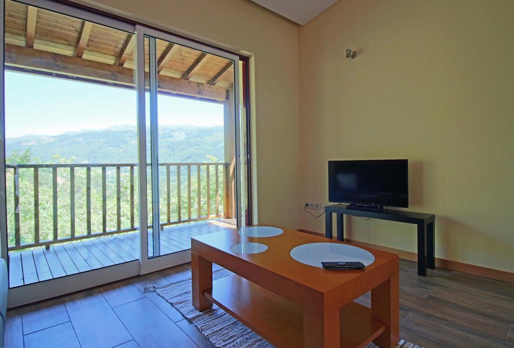 Encostas Da Torre Guest House Terras de Bouro Bagian luar foto